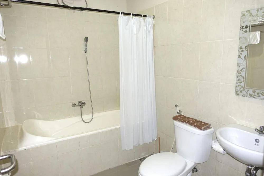 Tuban Torres Accommodation กูตา ภายนอก รูปภาพ
